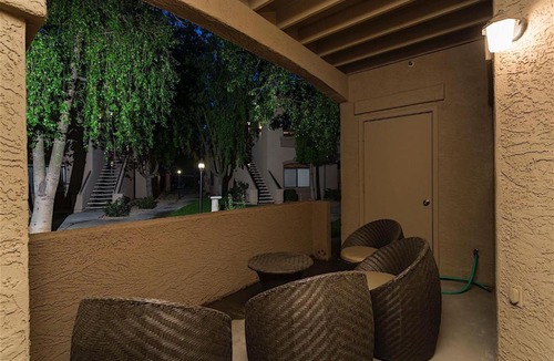 North Scottsdale House | Restful 1 BR by Casago