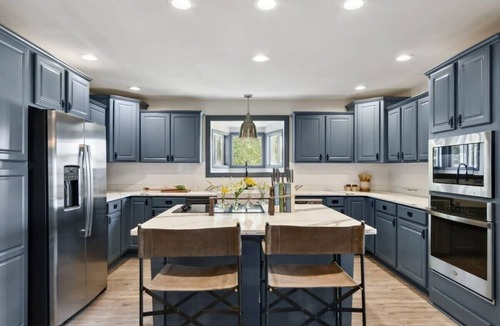Shoreline Park House | Restful Retreat | Heated Pool & Game Room
