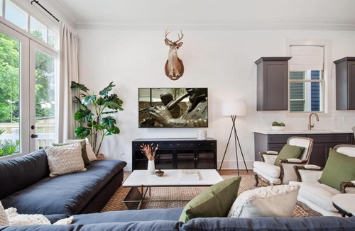Bywater House | Retreat near Frenchmen Heated Private Pool