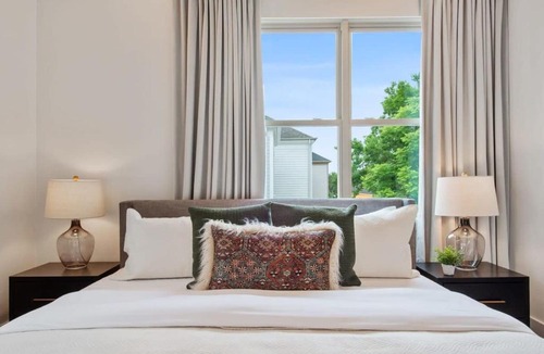 Bywater House | Retreat near Frenchmen Heated Private Pool