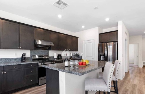 Jurupa Valley House | Retreat on Bryce Canyon Ct