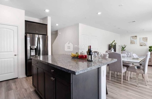 Jurupa Valley House | Retreat on Bryce Canyon Ct