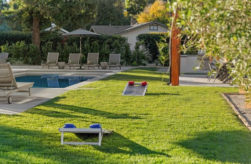 Los Olivos House | Retreat - sleeps 6 with Pool & Spa! 1 Mile to L.O.