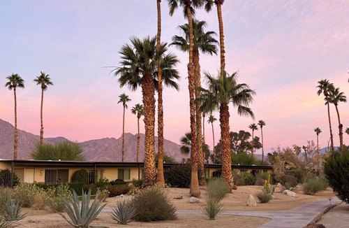 Borrego Springs Condo | Retro Retreat w/Hot Tub + Sunset Views