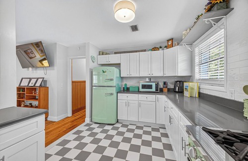 Milton House | Retro Style River house in Milton Florida on Beautiful Black Water River.