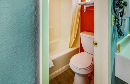 Ridgecrest Hotel | Ridgecrest Getaway: Room with 2 Queen Beds Perfect for Weekend Adventurers