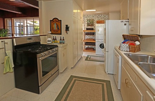 Carpinteria House | Rincon Retreat - Casual Beachfront Comfort
