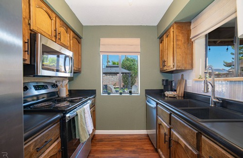 Mesa Del Sol House | River Fun Awaits! Pool, Putting Green, Game room & More – Sleeps 8!