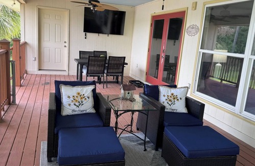 D'Iberville House | River house Biloxi sleeps 12 huge outdoor entertainment area with life size game