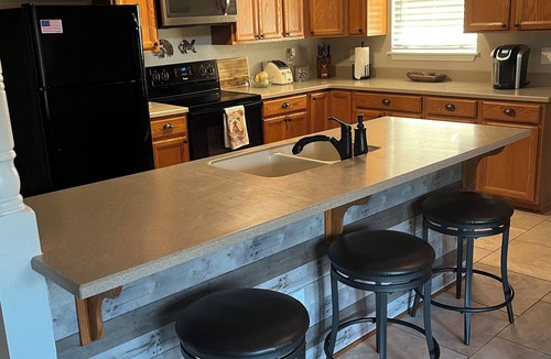 Gulfport House | River House with 3 BR, sleeps 10, in Gulfport on the Biloxi River with boat dock