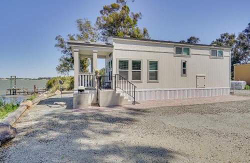 Birds Landing House | Riverfront Isleton Cottage < 1 Mi to Rio Vista!