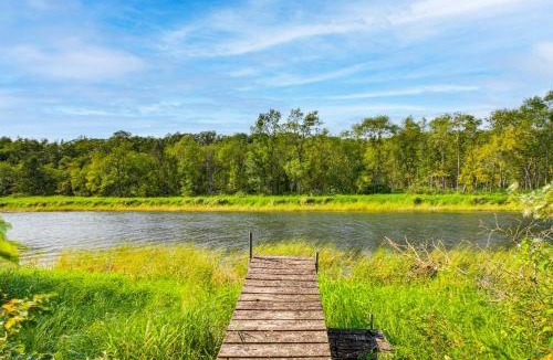 Crosby House | Riverside Retreat in Crosby: Pet Friendly!