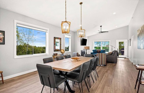 Riverside Condo | RiverWest Hunters Lookout - Riverfront - Dog Friendly - Upper level