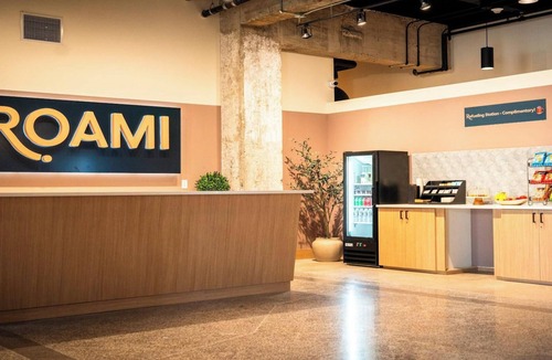 Downtown Minneapolis Apartment | Roami at Century Plaza | Studio with breakfast 🥐!