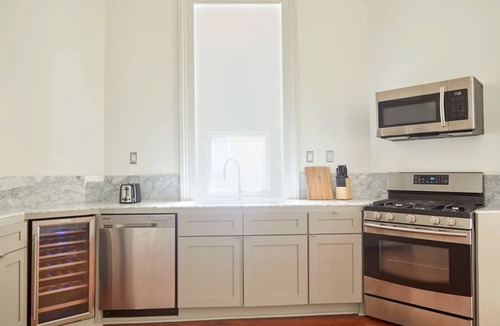 Faubourg Marigny Apartment | Roami at The Mandeville | 2BR w/Balcony
