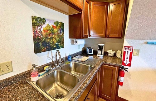 Phillips Apartment | Rock Garden Rental next to Wisconsin Concrete Park