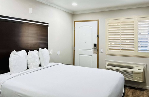 Lemon Grove Hotel | Rodeway Inn Lemon Grove San Diego East