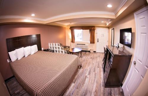 Bellflower Hotel | Rodeway Inn & Suites Bellflower
