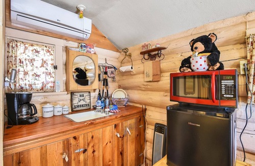 Parks House | Roger's Cabin | Historic Log Cabin in the Woods | Near Grand Canyon & Flagstaff