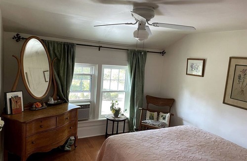 Elkhorn House | Romantic Getaway in a Bed and Breakfast Lodge with Garden Views in Elkhorn, Wisconsin