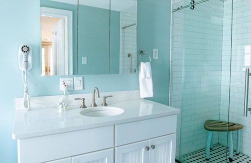 Provincetown Hotel | Romantic Queen Room with Balcony, Fireplace & Monument Views - Downtown Provincetown