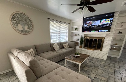 Shenandoah House | Romantic white farm 4 bedroom house