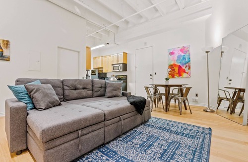 Historic Core Condo | Rooftop Pool & City Views! Long-Term Dtwn LA Stay