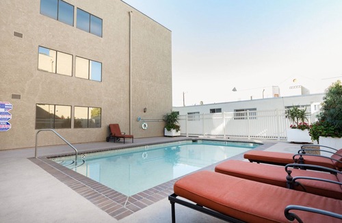 NoHo Arts District Apartment | Roomy North Hollywood 2BR w/Gym & Pool, near TJ & Shops, by Blueground