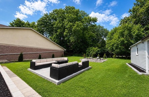 Roseville House | Roseville Central Getaway