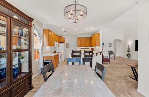 Victorville House | Route 66 Rest Stop Retreat