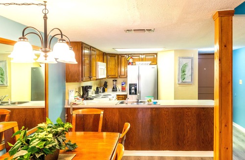 Biloxi Condo | Royal Holiday Beach Resort