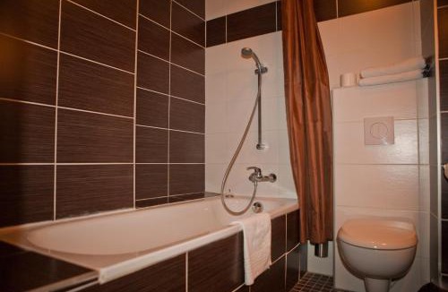Batignolles Hotel | Royal Wagram