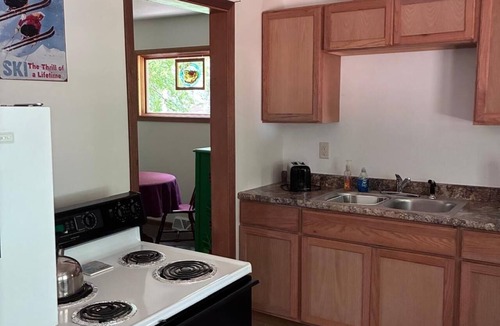 Breezy Point Cottage | Rustic 2-bedroom lakeside cottage near Nisswa