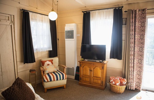 Arroyo Grande Cabin | Rustic Charm in the Quiet Countryside: Olive Tree Cabin