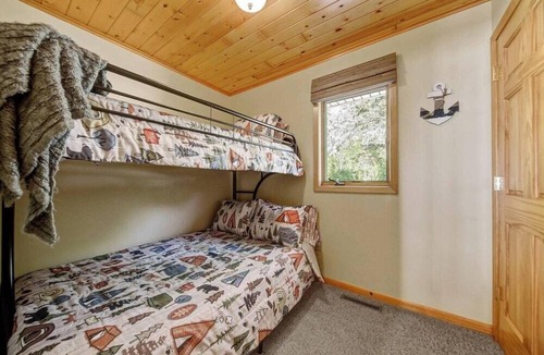 Faribault Cabin | Rustic Lake Escape at Two Oaks Cabin -Roberds Lake