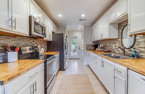 Diamondhead House | Rustic Oaks -Golf Cabin