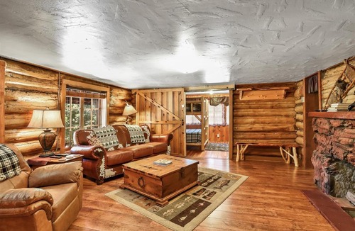Parks Villa | Rustic Star Authentic Log Cabin in the Woods Near the Grand Canyon Flagstaff Williams