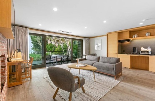 Eastern Malibu Apartment | SA Beach by Stay Awhile Villas