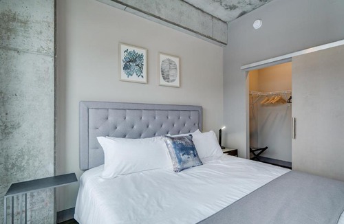 Warehouse District Apartment | Sable 507 - Alcove