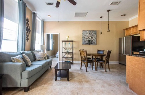 Algiers Point Apartment | Safe Neighborhood 2 Bedroom Apt.