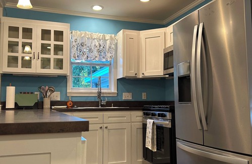 Springlake House | Safe, spacious, and comfortable 4 bed 3 bath house in midtown Shreveport