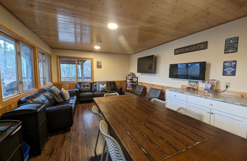 West Cook Cabin | Saganaga Lodge Small Room #3
