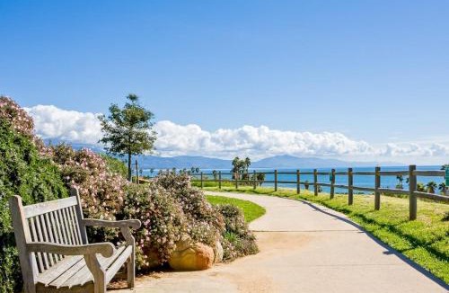 Pierpont Bay House | Sailaway Cabin A