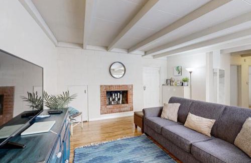 Pierpont Bay House | Sailaway Cabin A