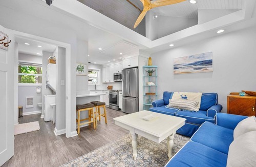 Brewster Cottage | Salty Shell - Walk to Paine's Creek Beach
