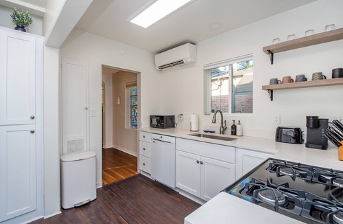 Sam Hughes House | Sam Hughes Bungalows - A - Walkable to the U of A. Historical Yet Updated!