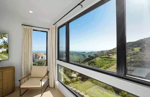 Malibu House | Samara by Stay Awhile Villas