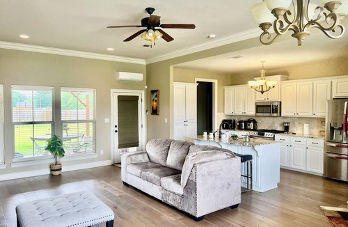 Gonzales House | Sanctuary Luxury Stay