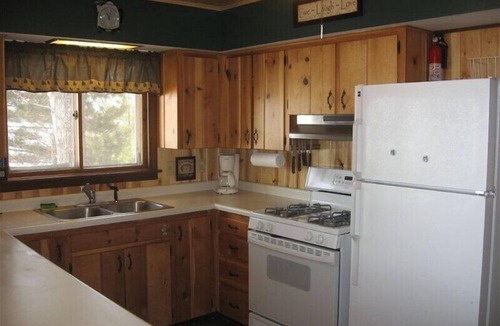 Eagle River Cabin | Sandy Beach, Tons of Water Toys & Great Boating.LOVE YOUR VACATION!