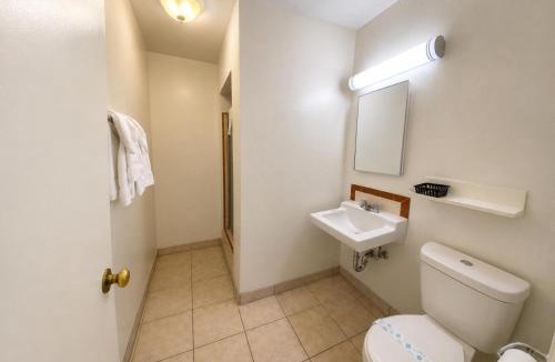 Tehachapi Hotel | Santa Fe Motel Tehachapi by Hotel O